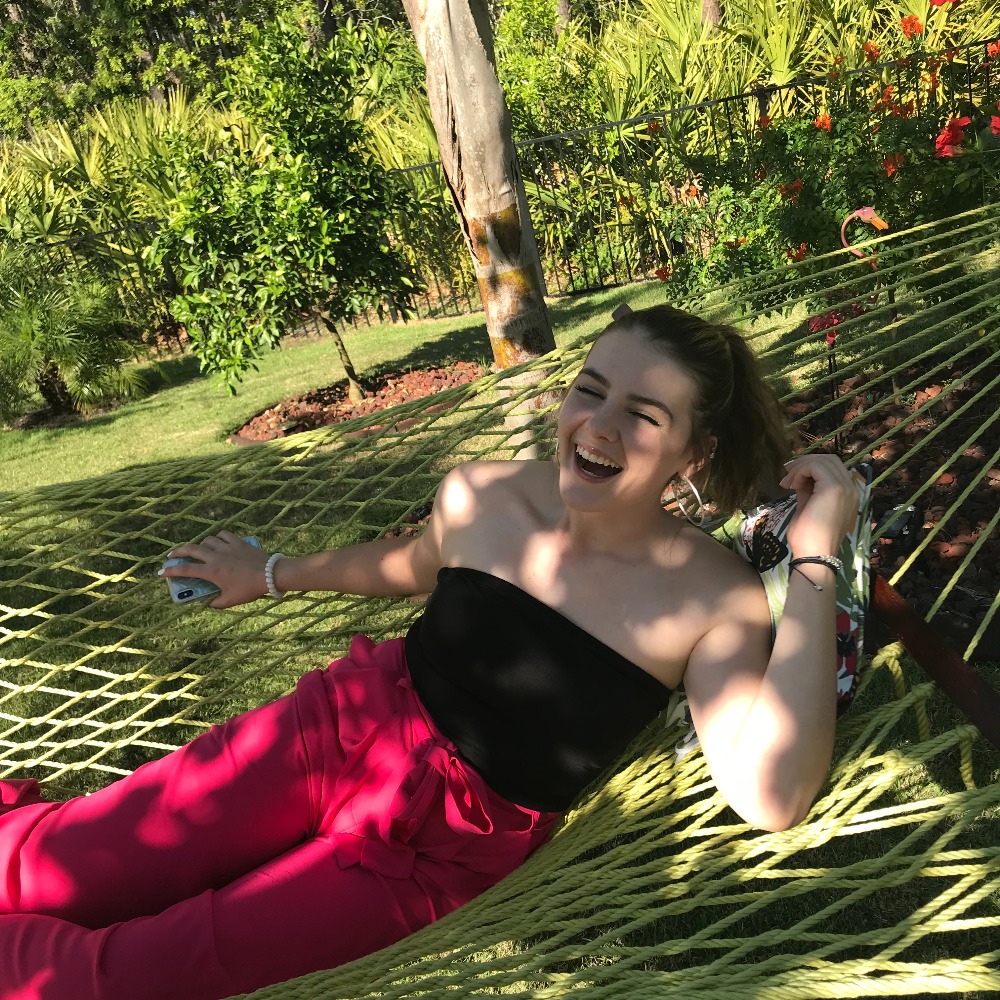 Meet your Posher, Olivia